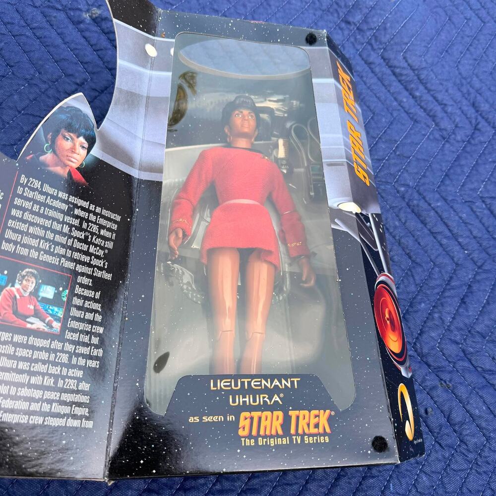 Vintage Star Trek Lieutenant Uhura 12" Action Figure Classic Edition 1999
